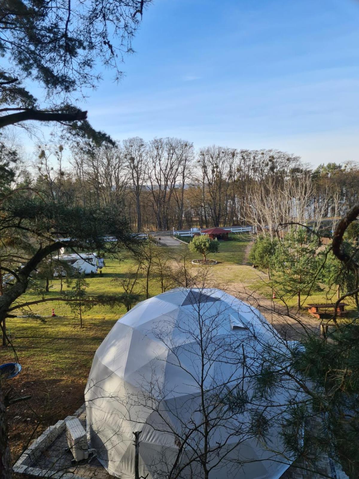Готель Glamping Pod Orlem Cedynia Екстер'єр фото