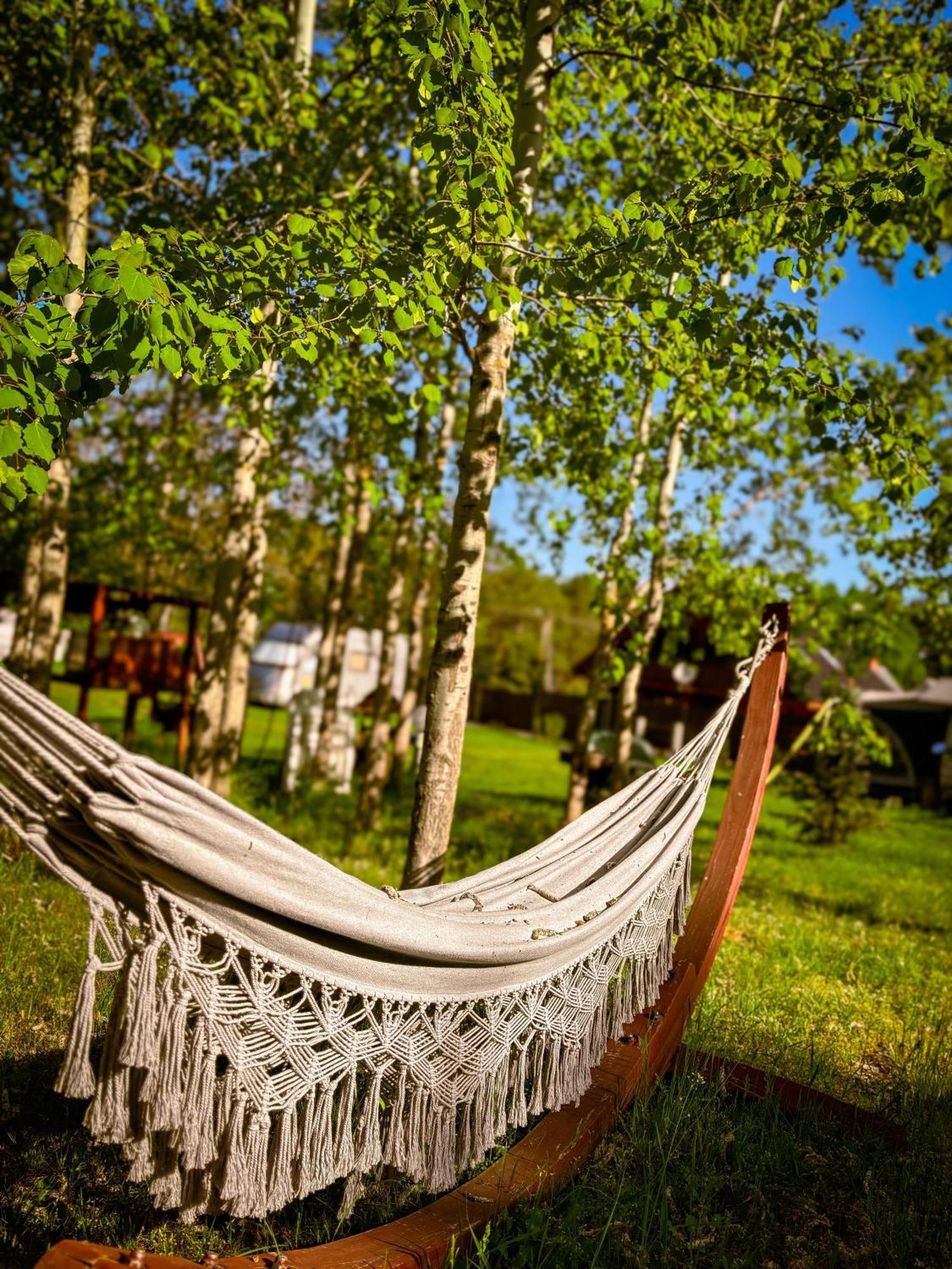 Готель Glamping Pod Orlem Cedynia Екстер'єр фото